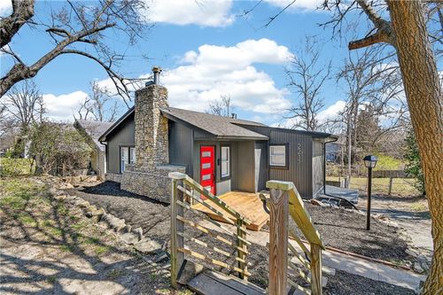 2217 S Cedar Ave, Independence, MO, 64052-1656 | Card Image