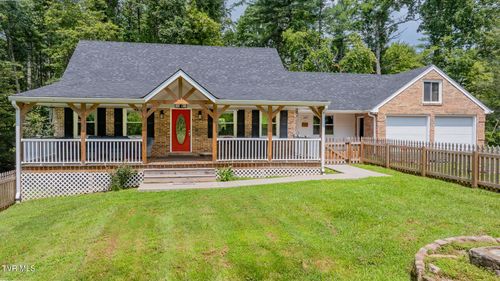 140 Tanglewood Dr, Mountain City, TN, 37683-1249 | Card Image