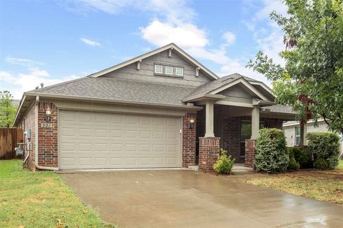 921 S Linford Dr, Stillwater, OK, 74074-5863 | Card Image
