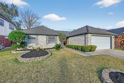 15819 Contender Lane, Friendswood, TX, 77546 | Card Image