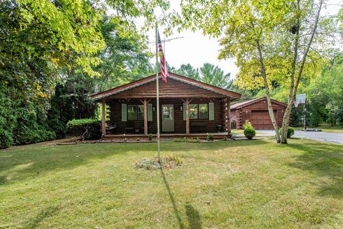 8214 203rd Ave, Bristol, WI, 53104-9714 | Card Image