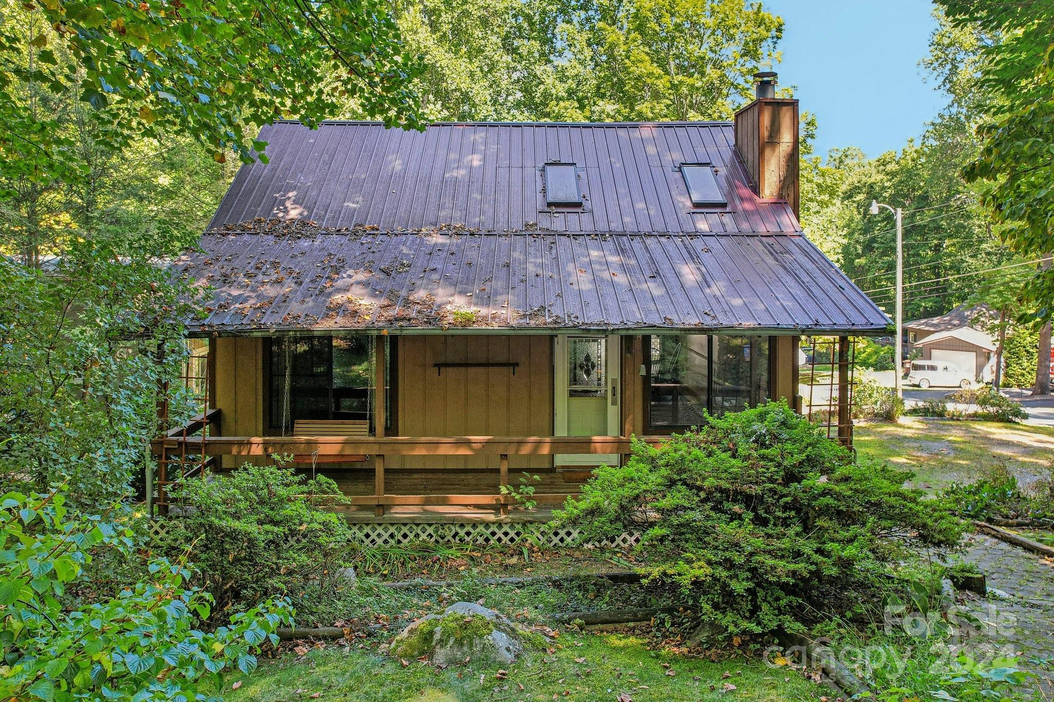Lisa Ln, Maggie Valley, NC 28751