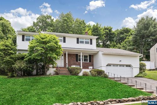 37 Wolfe Dr, Wanaque, NJ, 07465-1026 | Card Image