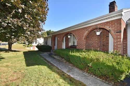 1-67 Basil Rd, Chicopee, MA, 01020-4938 | Card Image