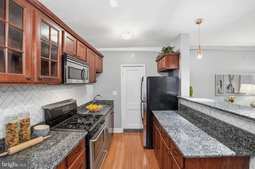 apt-204-5112 Connecticut Ave Nw, WASHINGTON, DC, 20008-2055 | Card Image