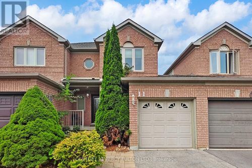 11 Birchcliffe Dr, Brampton, ON, L6Z4T3 | Card Image