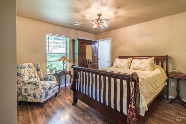305 3 Rd St, House other with 2 bedrooms, 2 bathrooms and null parking in Juliaetta ID | Image 18