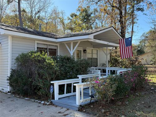 13231 Southshore Dr, Conroe, TX, 77304-5271 | Card Image