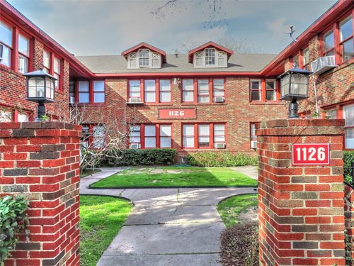 11-1126 Berthea Street, Houston, TX, 77006 | Card Image