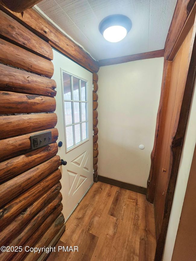 Front Entry | Image 22
