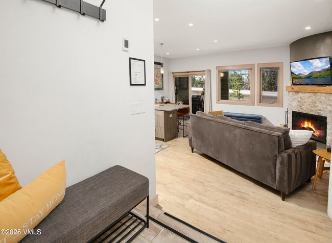 109-A - 4192 Spruce Way, Condo with 1 bedrooms, 1 bathrooms and 1 parking in Vail CO | Image 4