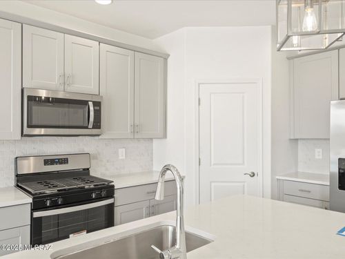 12615 E Remi Dr, Vail, AZ, 85641-1106 | Card Image