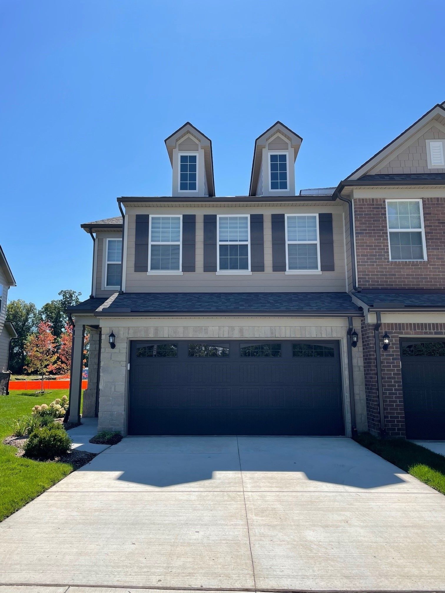 Addison Cir, Walled Lake, MI 48390