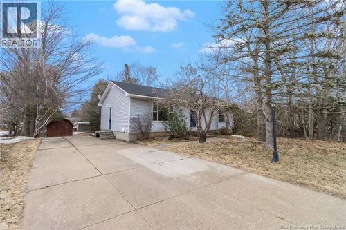76 Sprucewood Dr, New Maryland, NB, E3C1C6 | Card Image
