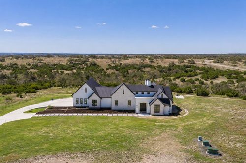 1051 N Cattlemans Crossing Dr, Kerrville, TX, 78028-2307 | Card Image