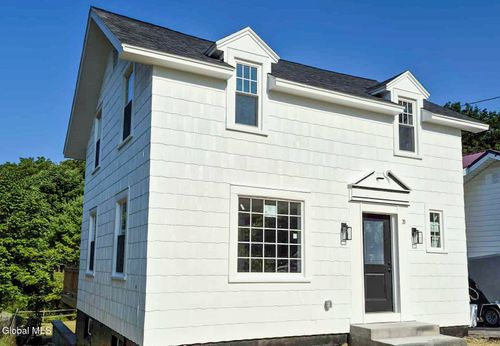 39 Lafayette St, Palatine Bridge, NY, 13428-9764 | Card Image
