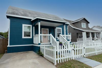 3411 Avenue M, House other with 3 bedrooms, 2 bathrooms and null parking in Galveston TX | Image 2