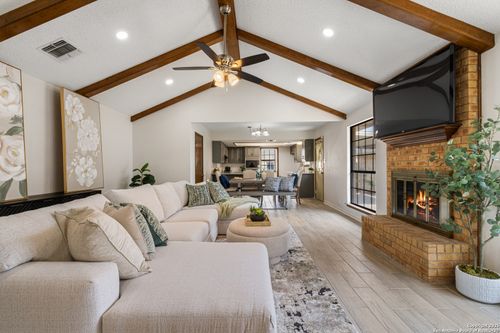 908 Robert Derrick Dr, Schertz, TX, 78154-1025 | Card Image