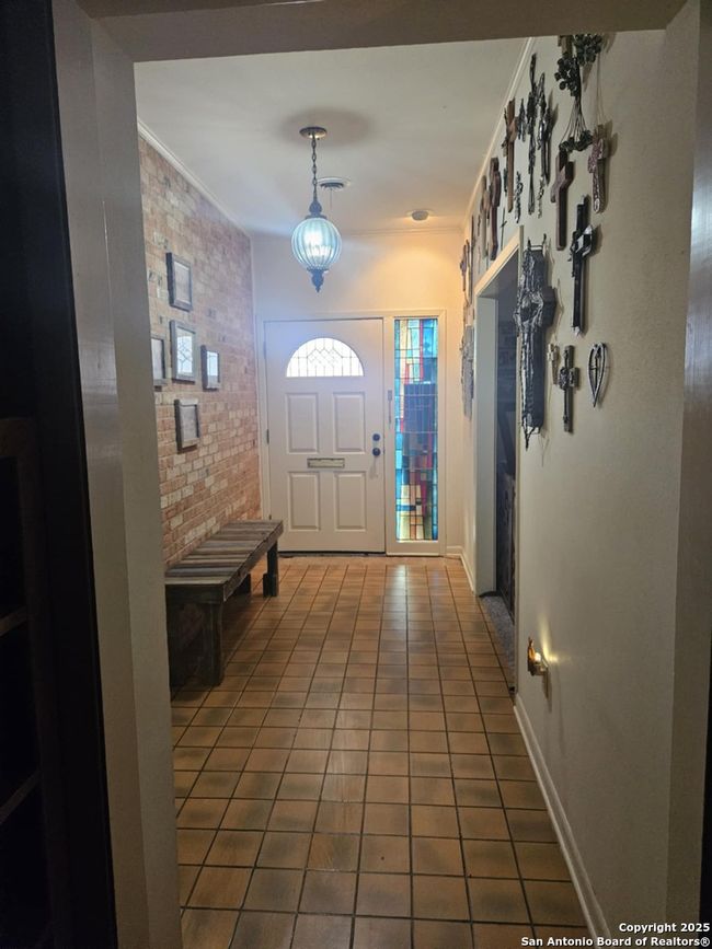 1017 E Trinity St, House other with 3 bedrooms, 2 bathrooms and null parking in Pearsall TX | Image 16