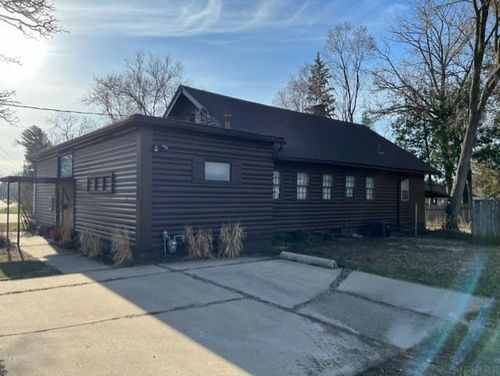 2609 Rainbow Dr, Cedar Falls, IA, 50613-4743 | Card Image