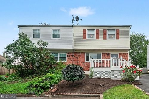 729 Holly Dr, POTTSTOWN, PA, 19464-3605 | Card Image