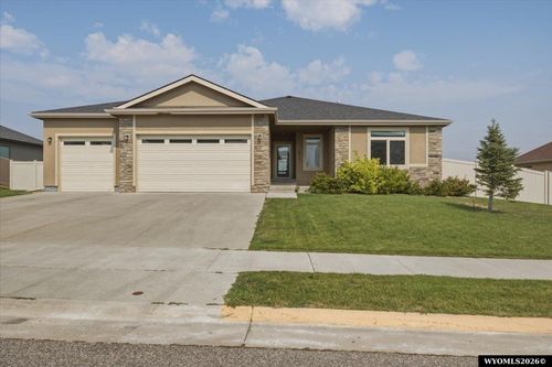 2912 Croydon Dr, Casper, WY, 82609-3813 | Card Image