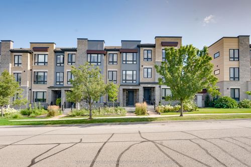 15 Haydock Way, Whitby, ON, L1N0M6 | Card Image