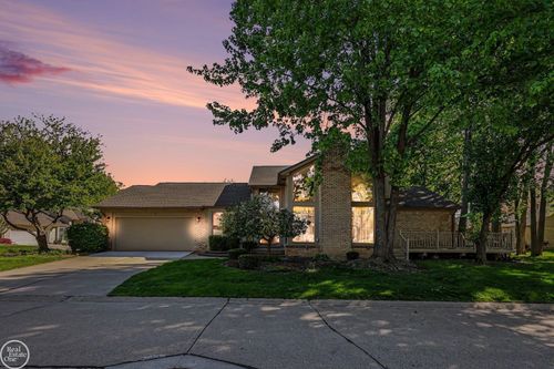 43052 W Kirkwood Drive, Clinton Charter Township, MI, 48038 | Card Image
