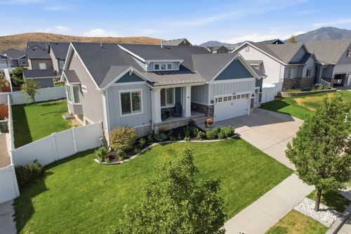 7245 W Silhouette Ln, West Valley City, UT, 84081-5884 | Card Image