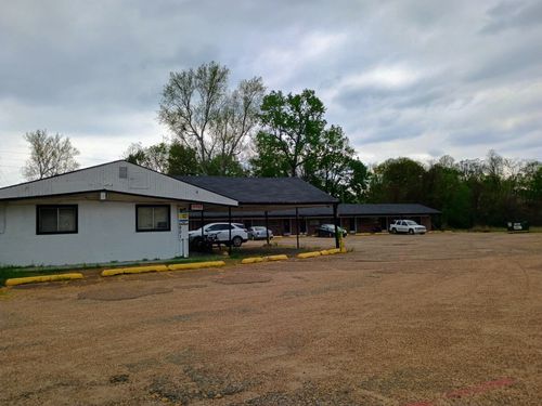 901 W 7th St, Texarkana, TX, 75501-5072 | Card Image
