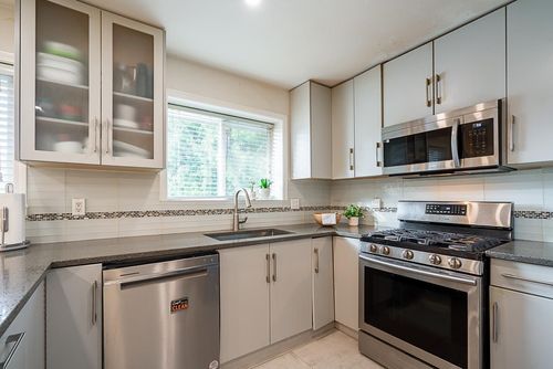 7802 139a St, Surrey, BC, V3W5H4 | Card Image