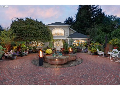 626 N Bayview Loop, Waldport, OR, 97394-9607 | Card Image
