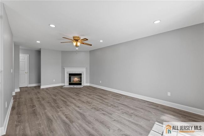 142 Lackland Ave, Townhouse with 2 bedrooms, 3 bathrooms and null parking in Piscataway NJ | Image 5