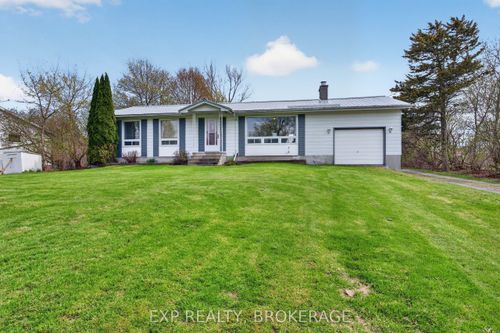 29 Hillcrest Street, Frontenac Islands, ON, K0H2Y0 | Card Image