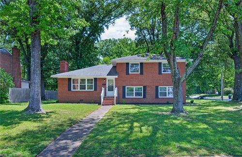 2 Larchmont Crescent, Newport News, VA, 23606 | Card Image