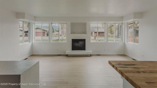 253 Surrey St, Carbondale, CO, 81623-9718 | Card Image