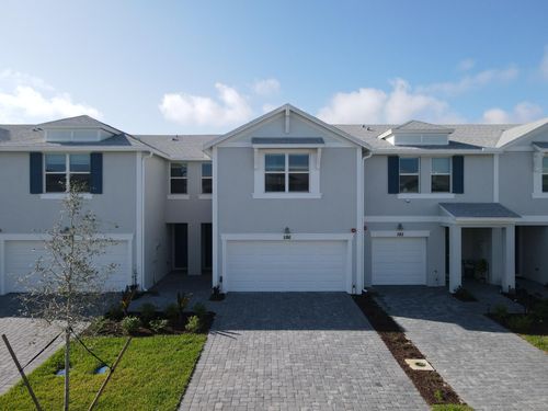 586 Salisbury Cir, Fort Pierce, FL, 34982-3970 | Card Image