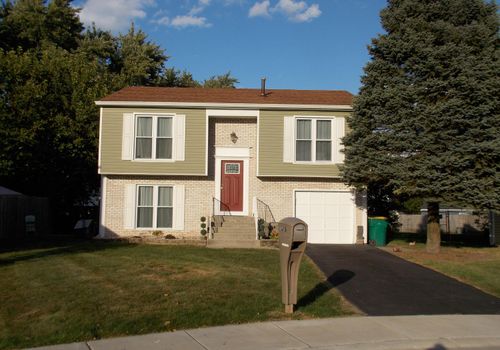 1042 W 59th Ct, Merrillville, IN, 46410-7609 | Card Image