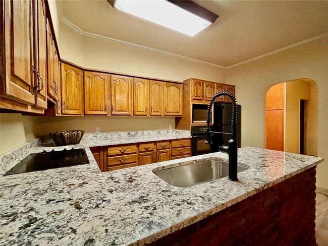 Kitchen | Image 11