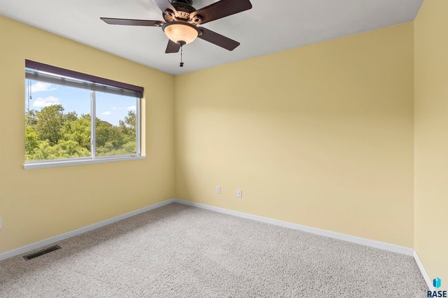 1313 W Creekside Dr, House other with 5 bedrooms, 3 bathrooms and null parking in Brandon SD | Image 21