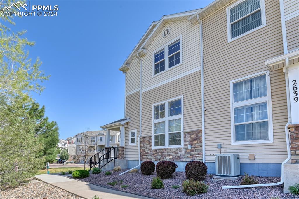 Stonecrop Ridge Grv, Colorado Springs, CO 80910