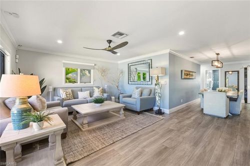 530 108th Ave N, NAPLES, FL, 34108-1863 | Card Image