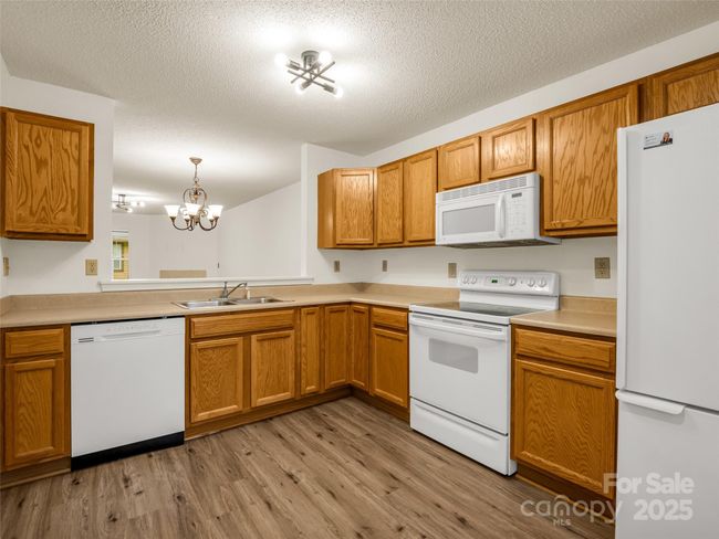 2403 Deermouse Way, Condo with 2 bedrooms, 2 bathrooms and null parking in Hendersonville NC | Image 14