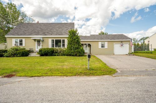 4 Judy St, Lewiston, ME, 04240-2207 | Card Image