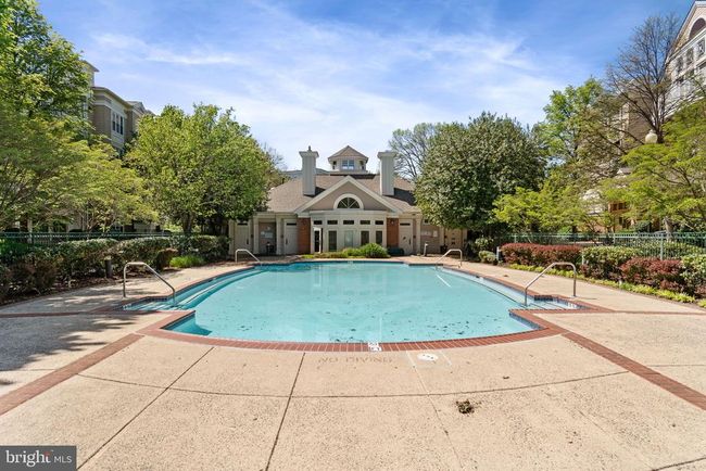 APT-117 - 2204 Westcourt Ln, Condo with 2 bedrooms, 1 bathrooms and null parking in HERNDON VA | Image 34