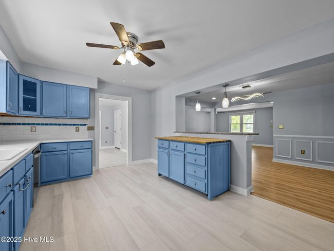 639 W Shore Dr, House other with 5 bedrooms, 4 bathrooms and 2 parking in Swansboro NC | Image 11