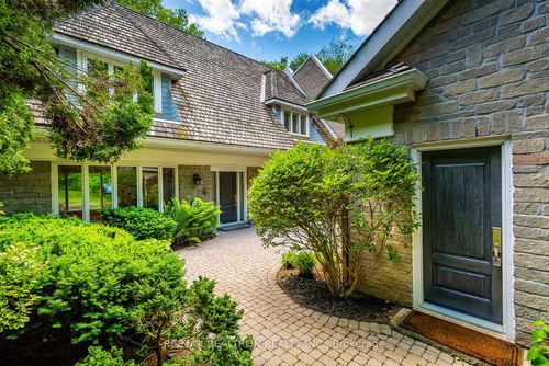 462 Beacon Hall Dr, Aurora, ON, L4G0L3 | Card Image