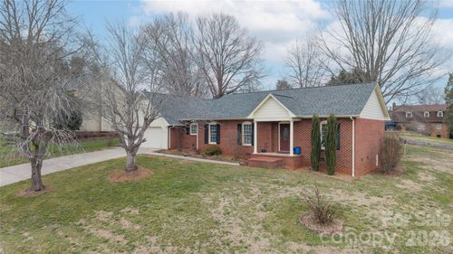106 Pinebark Ct, Morganton, NC, 28655-3615 | Card Image