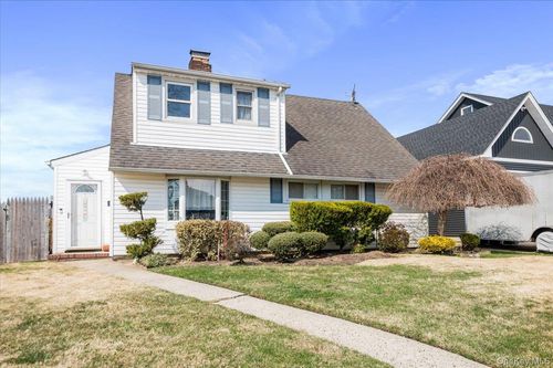 38 Celestial Ln, Levittown, NY, 11756-4215 | Card Image