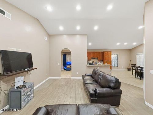 421 Mahan Drive, Clint, TX, 79836 | Card Image